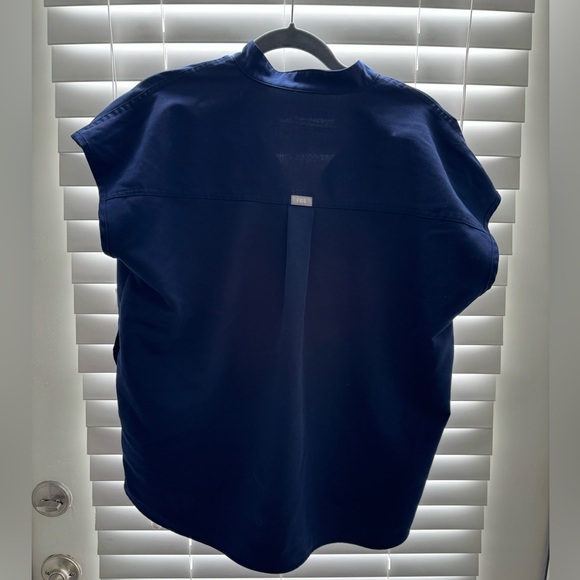 Figs Rafaela Oversized Scrub Top™ Navy - Picture 2 of 3